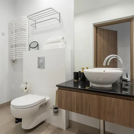 Urban Chic - Oxygen - Wola - Wroniaab * Varsóvia